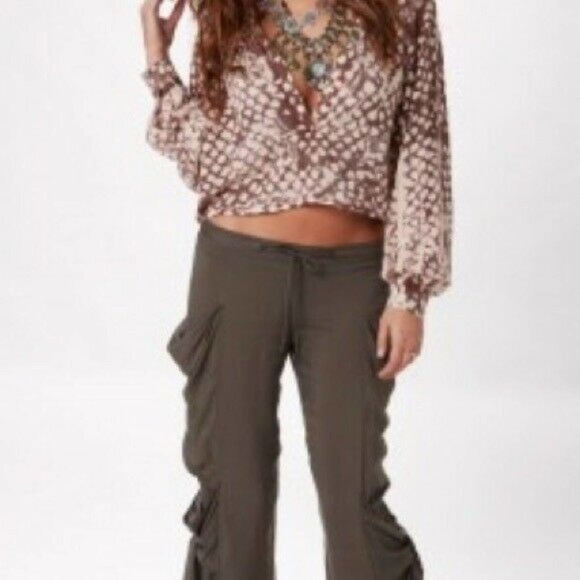 Blue Life Open Back Long Sleeve Top Cropped V-neck - Picture 3 of 9